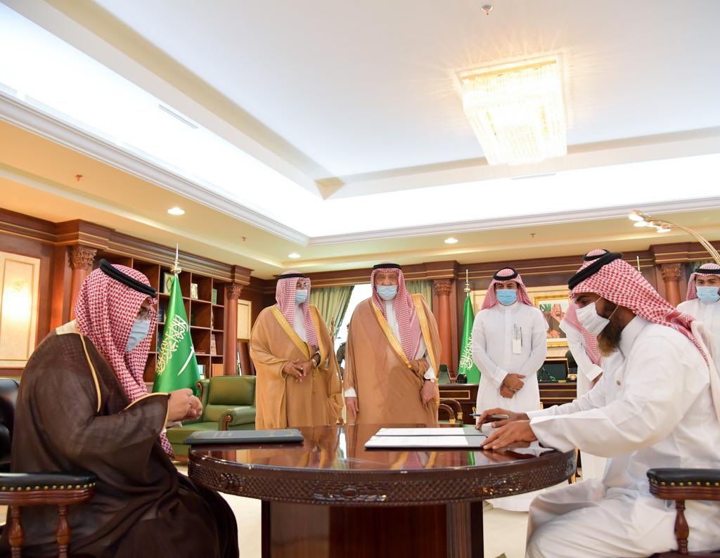 توقيع مذكرة انتفاع بين وزارة البئية والمياه والزراعة والجمعية التعاونية لصيادي الاسماك بمنطقة جازان